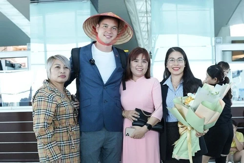 Chiều cao vượt trội của thủ môn Filip Nguyễn