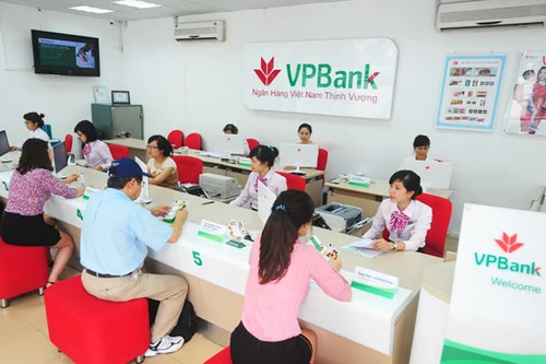 Gửi tiết kiệm – trúng mũ bảo hiểm gắn vàng SJC