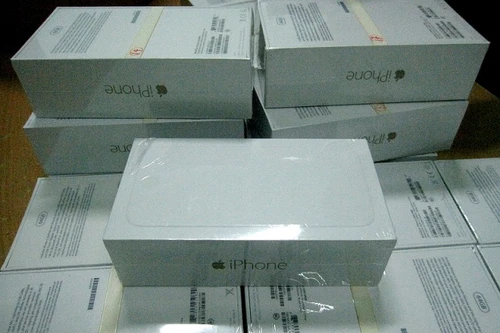 Bắt giữ lô 20 chiếc iPhone 6 không hóa đơn chứng từ