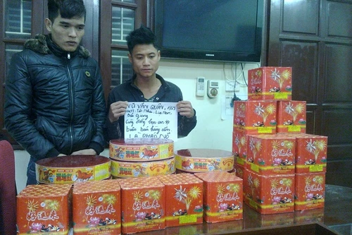 "Chặt đứt mắt xích" đường dây vận chuyển pháo lậu