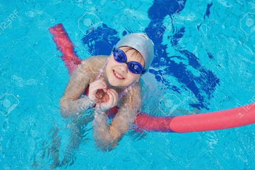 Hóa chất trong hồ bơi gây biến đổi gene