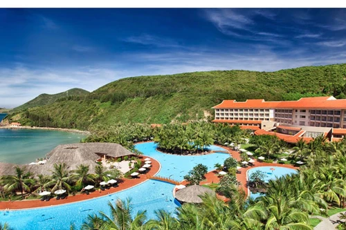 Vừa vào hè, giá phòng khách sạn đã tăng cao