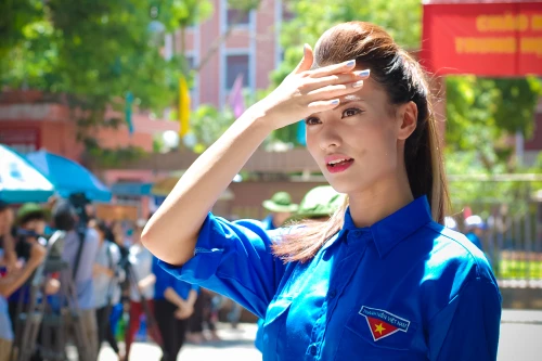 Hồng Quế đội nắng 40 độ tiếp sức cho sĩ tử mùa thi 