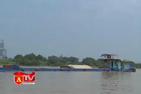 Đảm bảo an toàn cho các phương tiện thủy khi nước sông Hồng dâng cao do mưa bão