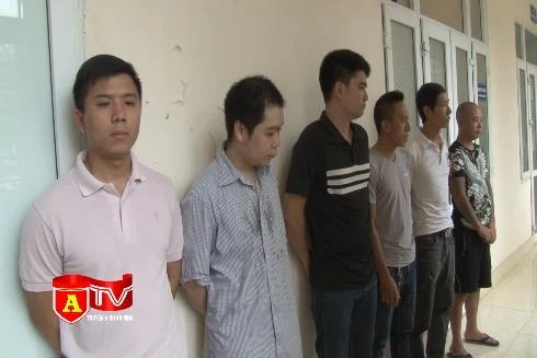 Đánh sập đường dây cá độ bóng đá tiền tỷ qua mạng internet