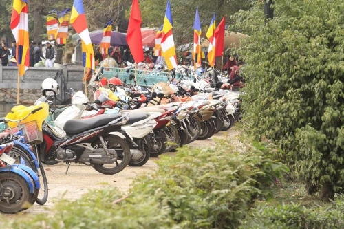 Bộ Tài chính yêu cầu giám sát chặt giá dịch vụ vận tải, trông giữ xe sau Tết