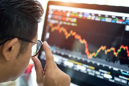 Khối ngoại liên tục rút ròng trên thị trường chứng khoán, cơ quan quản lý nói gì?