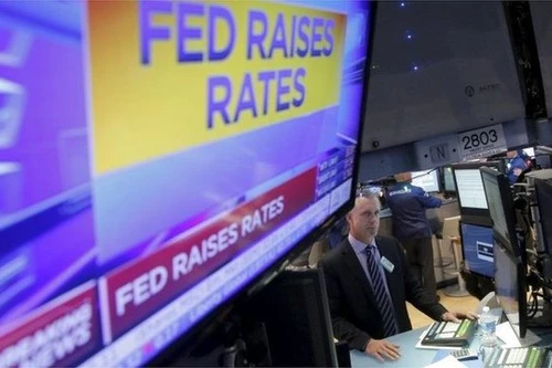 Fed giảm lãi suất 0,25%, chứng khoán, giá vàng lao dốc