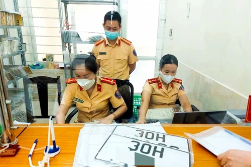 Thay đổi mức lệ phí đăng ký, cấp biển ô tô, xe máy tại Hà Nội, TP.HCM