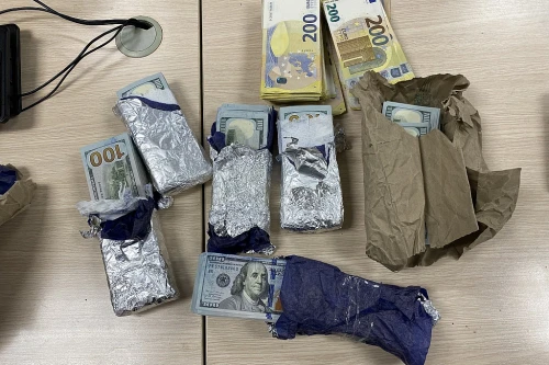 Phát hiện 5 hành khách nhập cảnh sân bay Nội Bài mang 14 tỷ đồng ngoại tệ trái phép