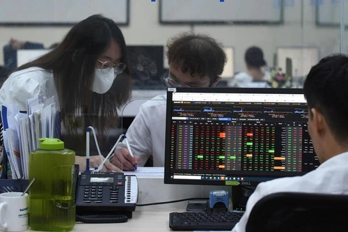 Ngừng giao dịch chứng khoán trực tuyến nếu khách hàng không cập nhật căn cước công dân gắn chip