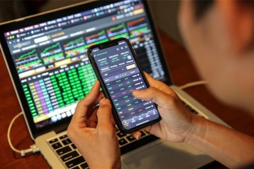 Cổ phiếu ngân hàng, bất động sản đang tiềm ẩn rủi ro sau giai đoạn tăng nóng