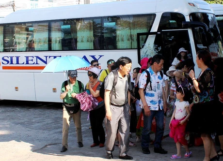 Thu hồi giấy phép của công ty có nhiều sai phạm trong đón khách Trung Quốc 