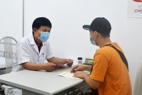 Hà Nội: Tỷ lệ nam giới nhiễm HIV gia tăng do quan hệ tình dục đồng giới