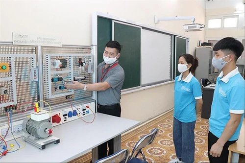 Đề xuất sửa đổi định mức giờ giảng của giáo viên dạy nghề