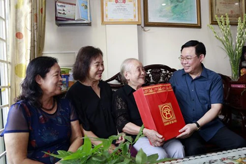 Hà Nội dành hơn 371 tỷ đồng tặng quà Tết đối tượng chính sách dịp Tết Nguyên đán 2021