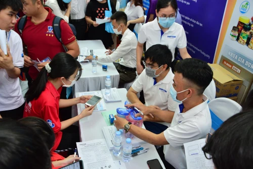 "Chạy đua" tuyển dụng cuối năm, ngành nào có nhu cầu lớn?