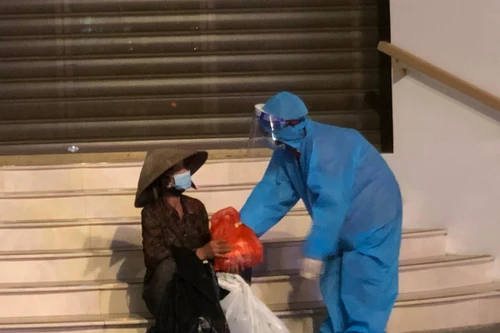 Hà Nội nghĩa tình: 500 suất cơm miễn phí mỗi ngày gửi tặng người khó khăn