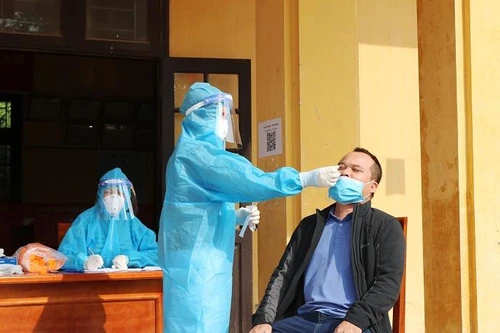 Nóng: Quốc Oai thêm 11 ca mắc Covid-19, trẻ em, người cao tuổi được cách ly tại nhà