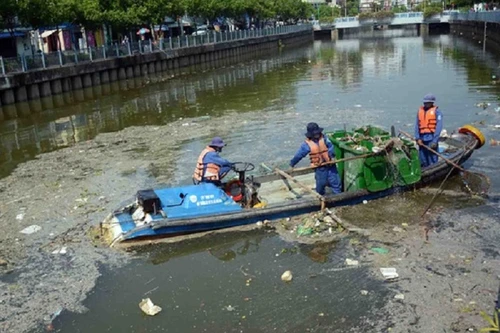 Ngành nghề nào được nghỉ hưu trước tuổi, hưởng nguyên lương từ năm 2021