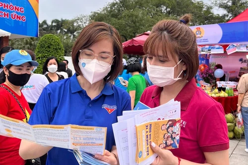 Hà Nội tiếp tục nghiên cứu, hỗ trợ đóng BHXH tự nguyện, BHYT cho đối tượng chính sách