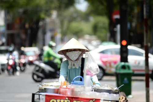 Rà soát việc chi trả, hỗ trợ trực tiếp bằng tiền cho lao động gặp khó vì COVID-19