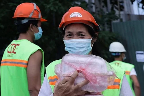 Hà Nội: Hơn 50 nghìn suất ăn tặng người dân khó khăn vượt qua dịch Covid-19