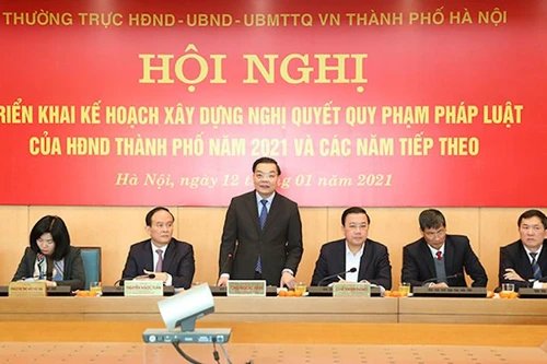 Chủ tịch UBND TP Hà Nội: Có tình trạng "vừa chạy vừa xếp hàng" trong xây dựng chính sách