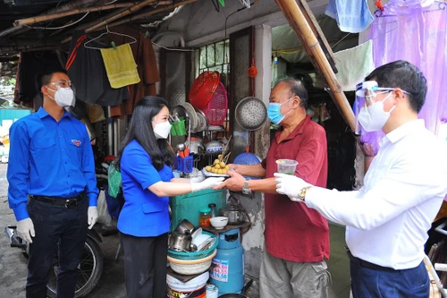 “Bếp xanh thanh niên” thổi lửa nhân ái, giúp người khó khăn vượt qua đại dịch Covid-19