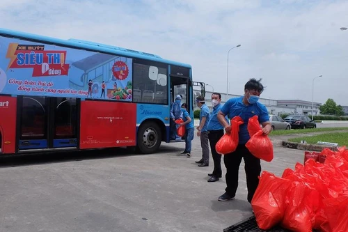 Hà Nội: Đưa “xe buýt siêu thị 0 đồng” phục vụ người lao động