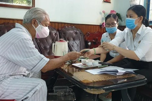 TP.HCM chi trả gộp lương hưu tháng 7 và tháng 8 như thế nào tại địa bàn cách ly, phong toả