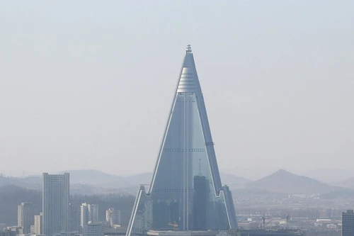 Bí ẩn "khách sạn tận thế" cao 105 tầng tại Triều Tiên