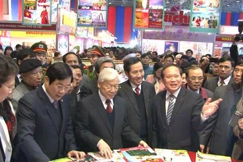 Tưng bừng Hội báo Xuân toàn quốc Ất Mùi 2015