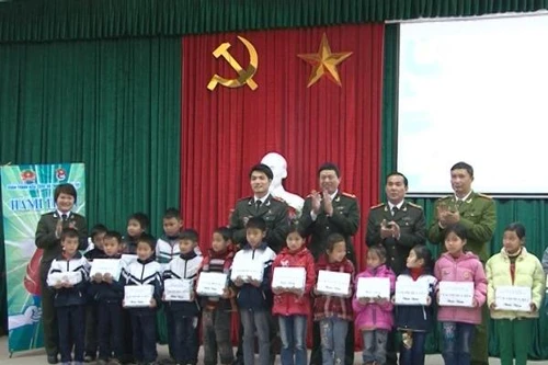 Hành trình “Thắp lửa tình nguyện – Vì nhân dân phục vụ”