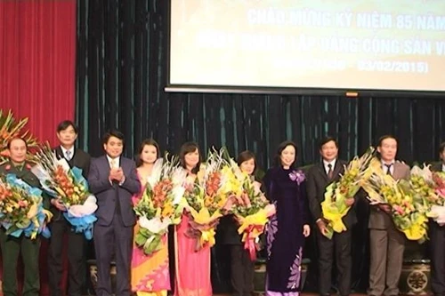 “Liên hoan văn nghệ mừng Đảng, mừng xuân”