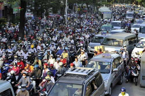 Đề xuất Chính phủ dừng thu phí đường bộ xe máy từ 1-1-2016