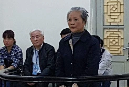 Bị truy tội lạm dụng, nữ đại gia ngành gỗ nói không trốn nợ