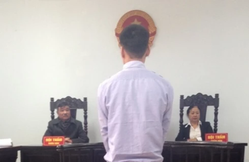 Nữ sinh viên bị bạn trai bắt giữ và liên tục bị cưỡng bức