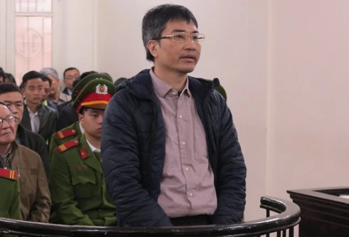 Không bằng cấp vẫn được ưu ái nắm giữ chức vụ quan trọng