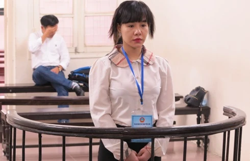 Nữ quản lý quán karaoke kết nối mại dâm giá bạc triệu