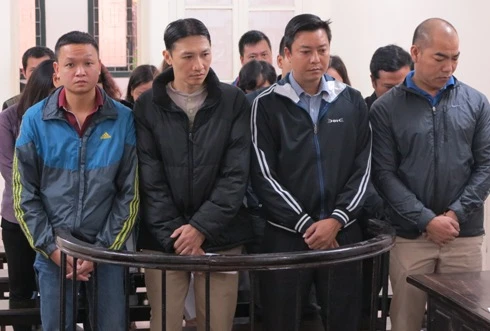 Ổ nhóm "móc túi" khách hàng tại cây xăng Trần Khát Chân hầu tòa