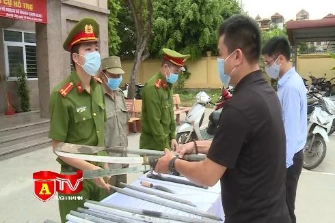 Làm tốt công tác tuyên truyền để vận động nhân dân giao nộp vũ khí, vật liệu nổ, công cụ hỗ trợ