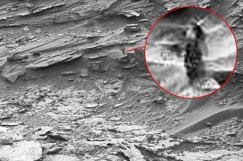 NASA tiết lộ bức ảnh "phụ nữ áo đen bí ẩn" trên sao Hỏa