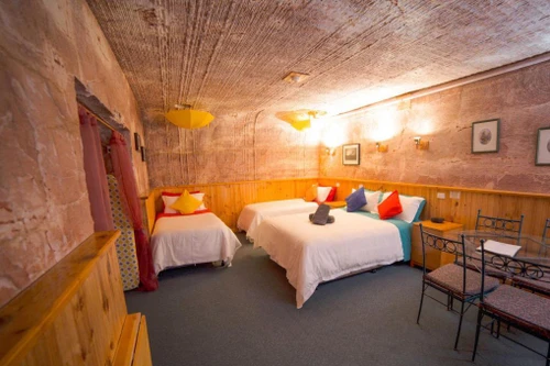 [ẢNH] Kỳ bí thị trấn sinh sống dưới lòng đất ở Australia