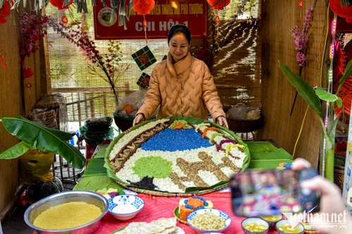 Du khách trầm trồ trước mâm xôi khổng lồ ở làng xôi nổi tiếng nhất Hà thành