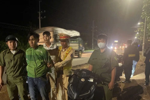 Đang trên đường đi tiêu thụ xe máy trộm cắp thì bị bắt giữ