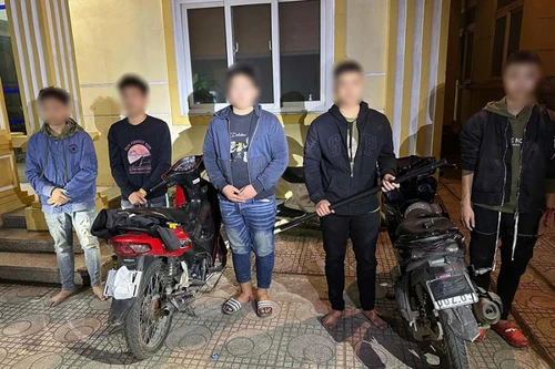  Cảnh sát 141 phát hiện nhóm đối tượng mang gậy sắt đi đánh nhau