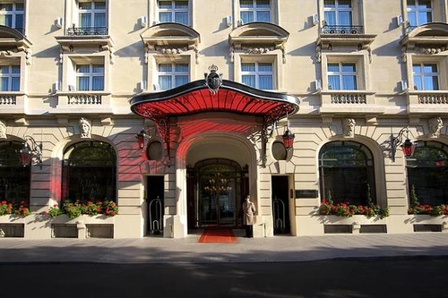 [ẢNH] Bên trong khách sạn 24.000 USD/đêm nơi gia đình Messi nghỉ tại Paris