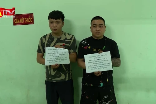 Tạt sơn vào nhà người khác để đòi nợ, hai thanh niên bị tạm giữ 