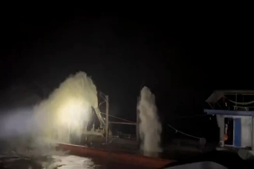 Xuyên đêm vây bắt nhóm "cát tặc" có nhiều tiền án, tiền sự trên sông Hồng